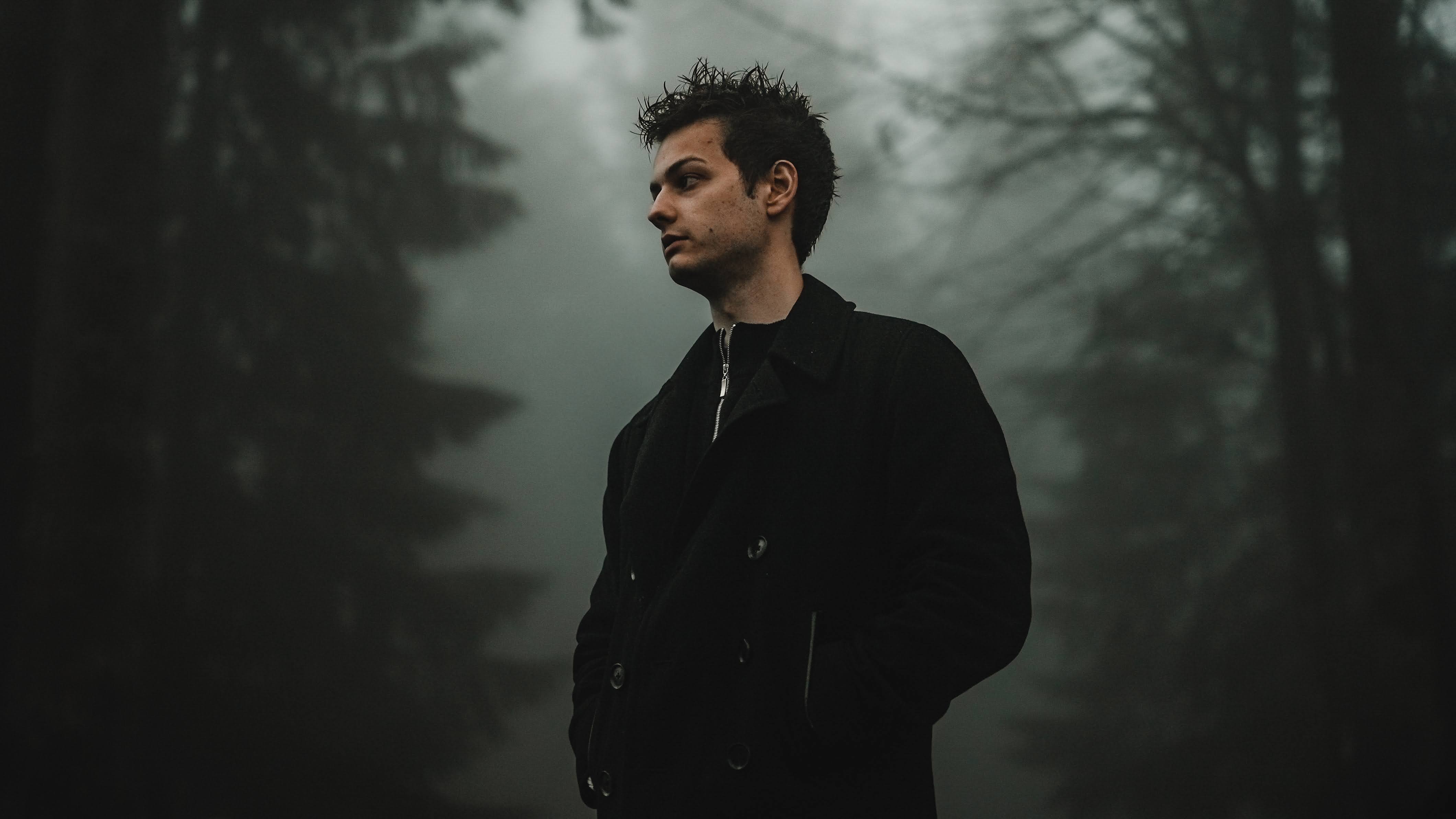 Jonah Cullen, dark portrait